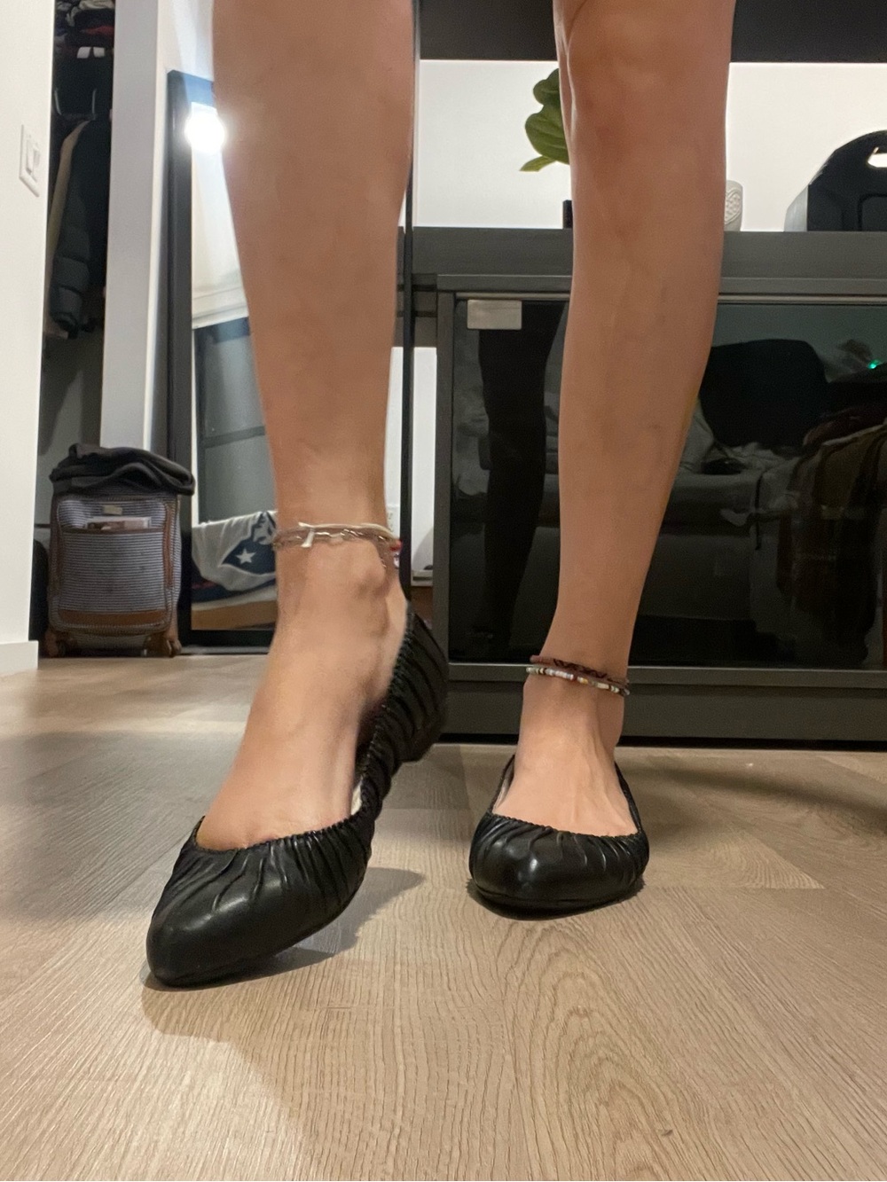 Louise et Cie Black Ruched Leather Ballet Flats with Elastic Topline